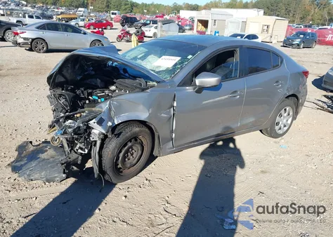 2014 Mazda Mazda3 I Sport z USA, uszkodzony, nr VIN JM1BM1U70E1140481